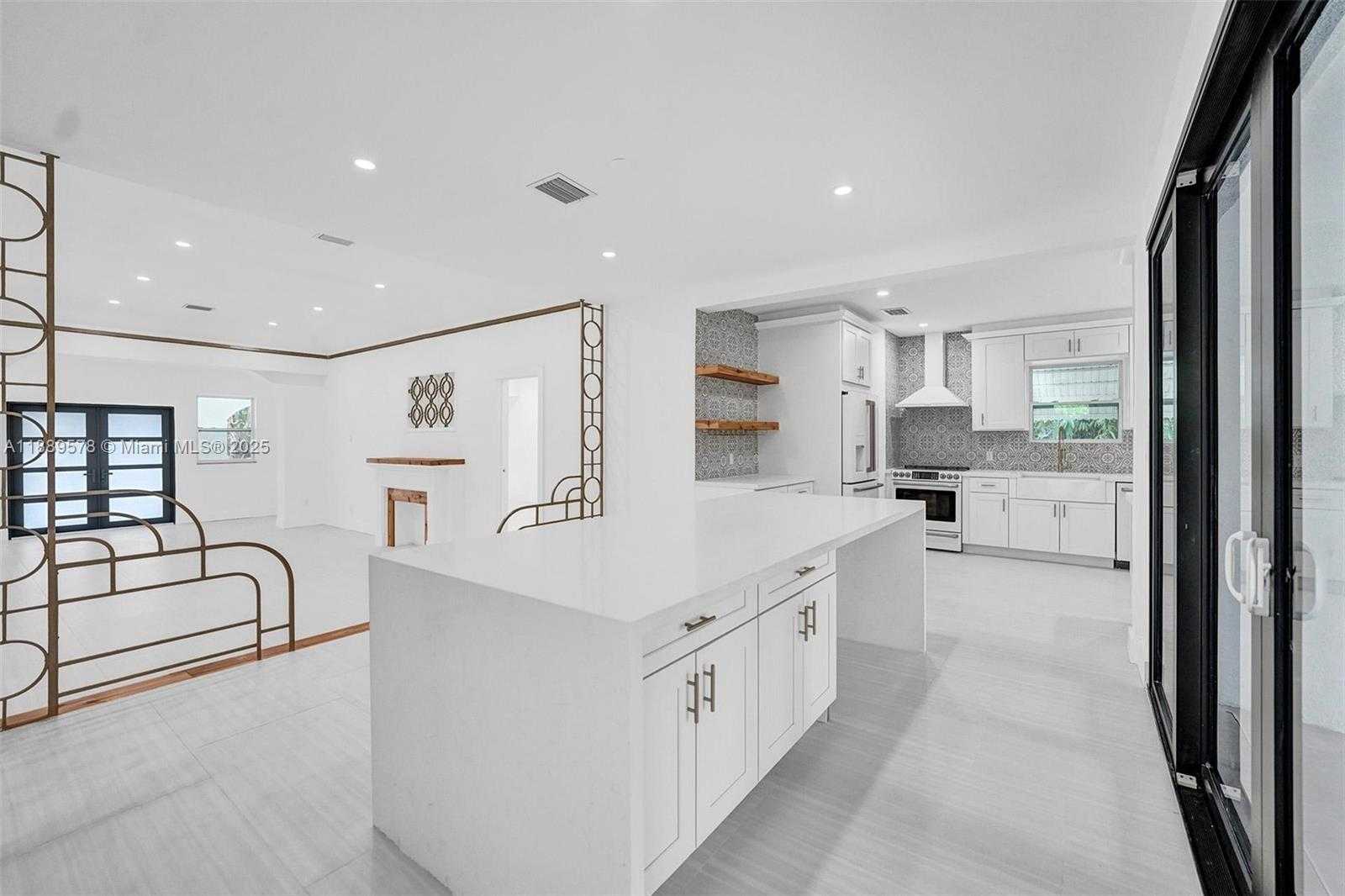 Small Image of 1430 MICHIGAN AVE, Miami Beach Number 11