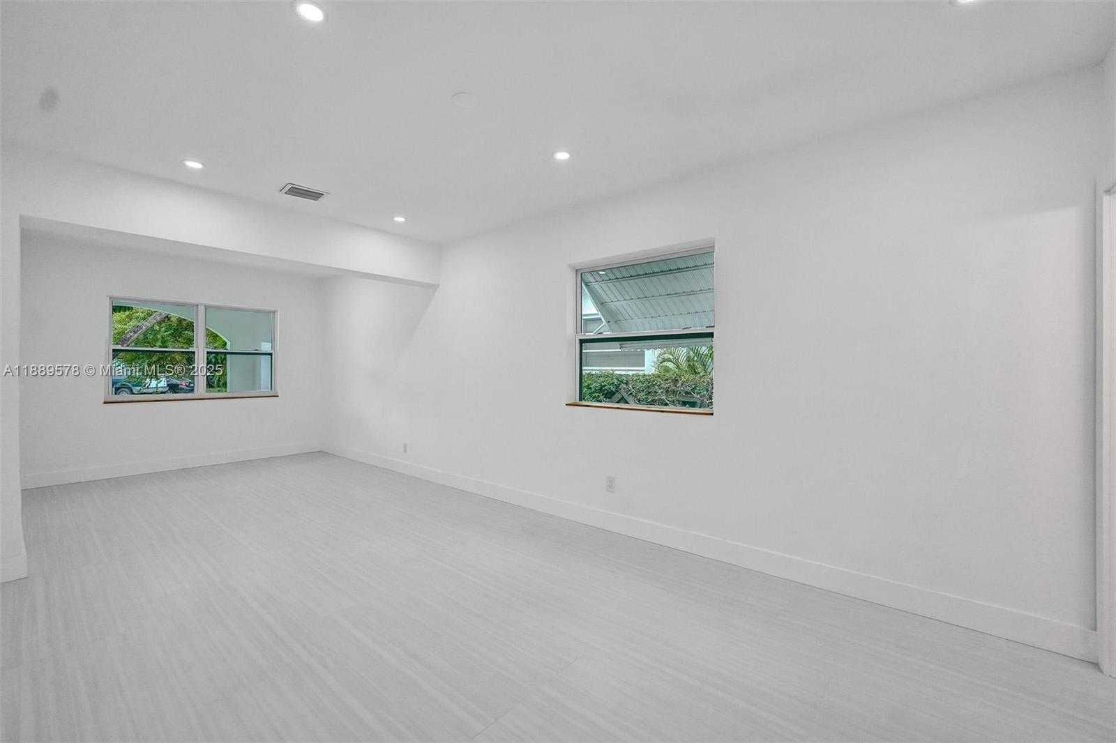 Small Image of 1430 MICHIGAN AVE, Miami Beach Number 25