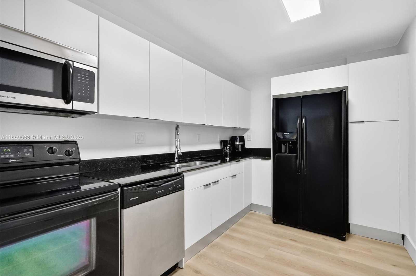 Small Image of 3001 SOUTH OCEAN DR #639, Hollywood Number 10