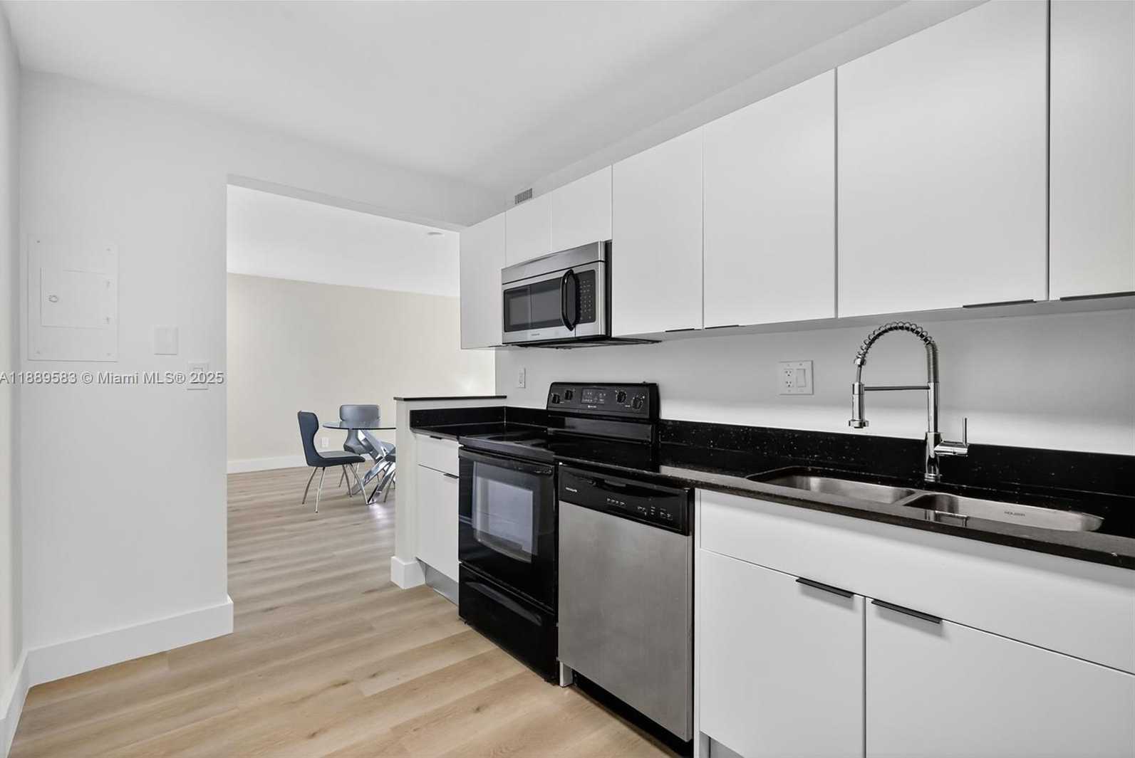 Small Image of 3001 SOUTH OCEAN DR #639, Hollywood Number 11