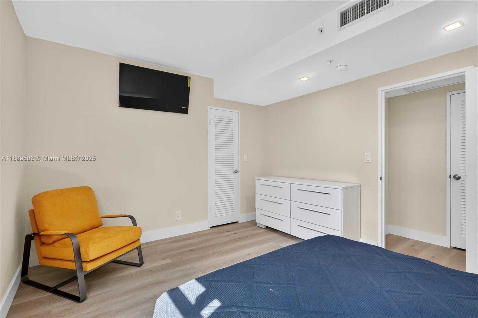 Small Image of 3001 SOUTH OCEAN DR #639, Hollywood Number 14