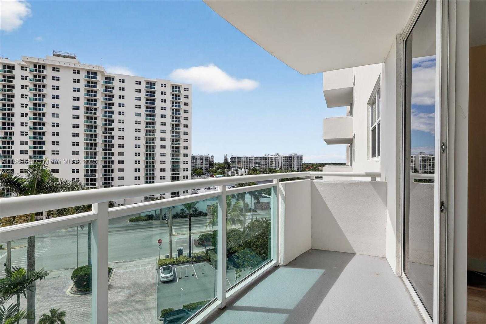 Small Image of 3001 SOUTH OCEAN DR #639, Hollywood Number 16