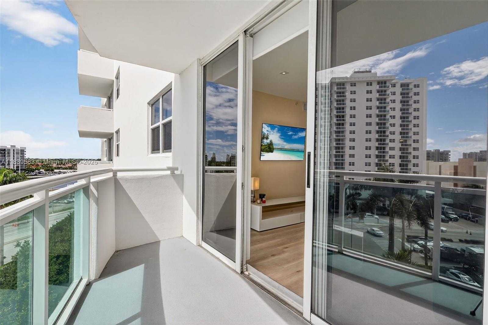 Small Image of 3001 SOUTH OCEAN DR #639, Hollywood Number 17