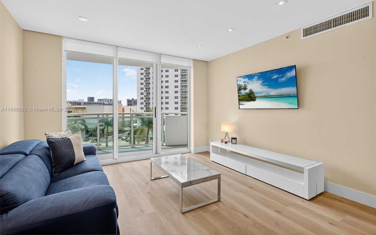 Small Image of 3001 SOUTH OCEAN DR #639, Hollywood Number 2