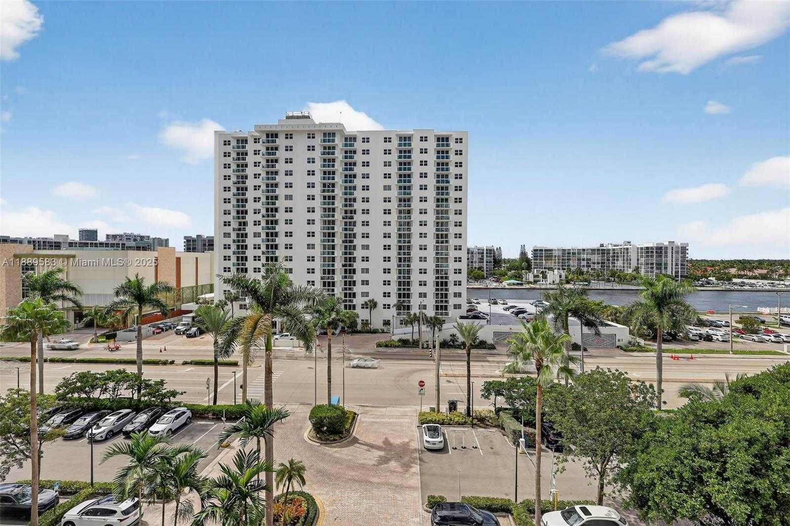 Small Image of 3001 SOUTH OCEAN DR #639, Hollywood Number 33