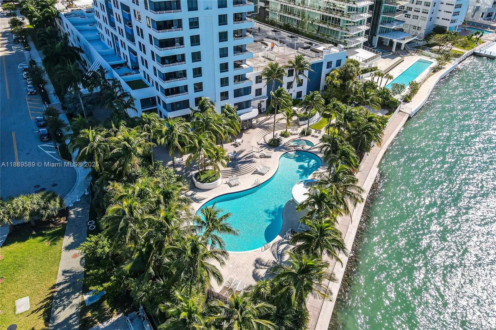 Small Image of 1330 WEST AVE #2204, Miami Beach Number 9