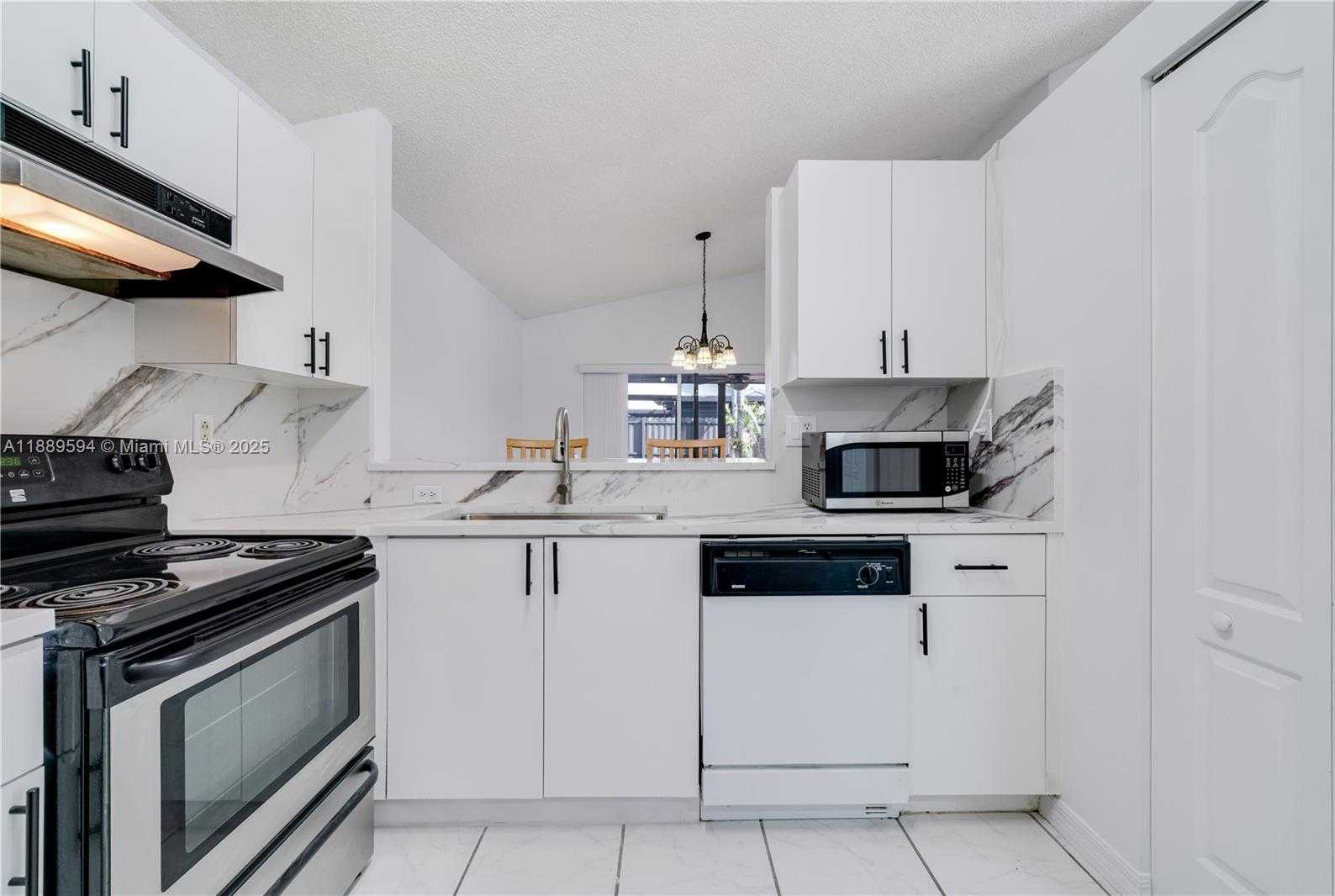 Small Image of 17841 SOUTH WEST 145TH AVE, Miami Number 11