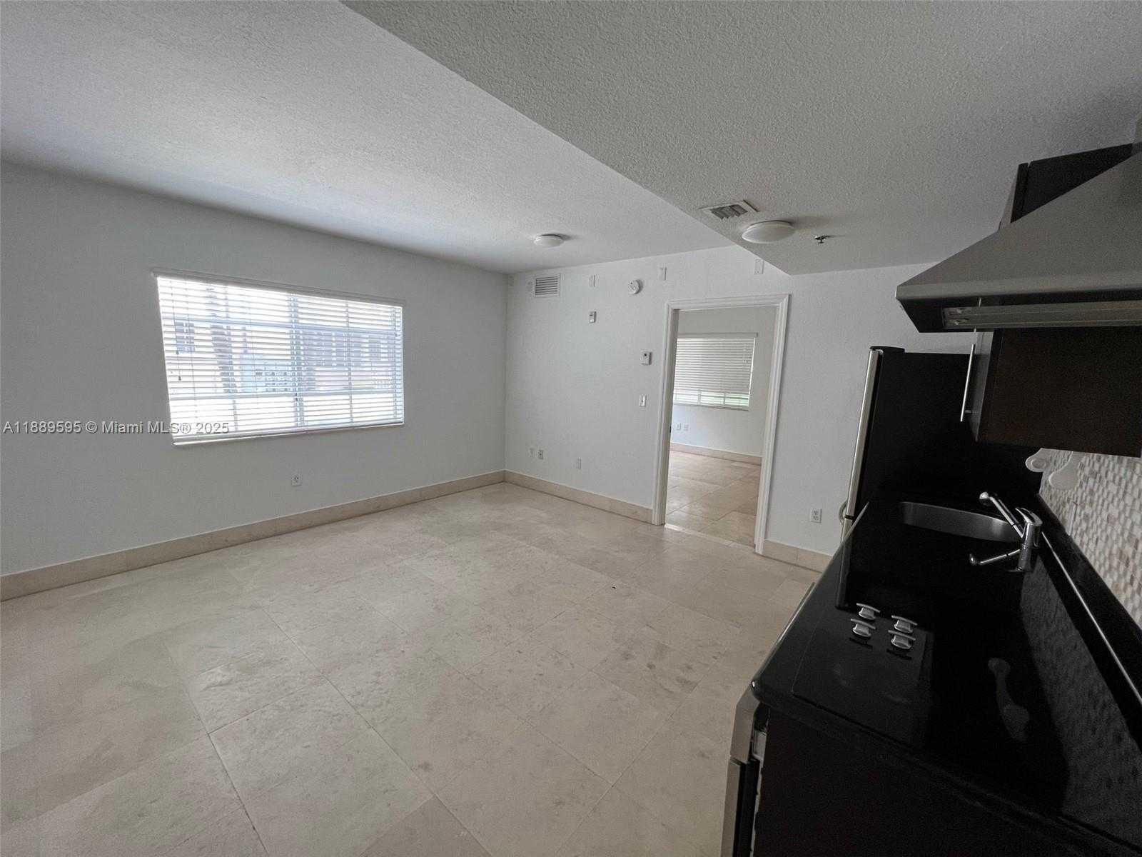 Small Image of 1300 PENNSYLVANIA AVE #105, Miami Beach Number 3