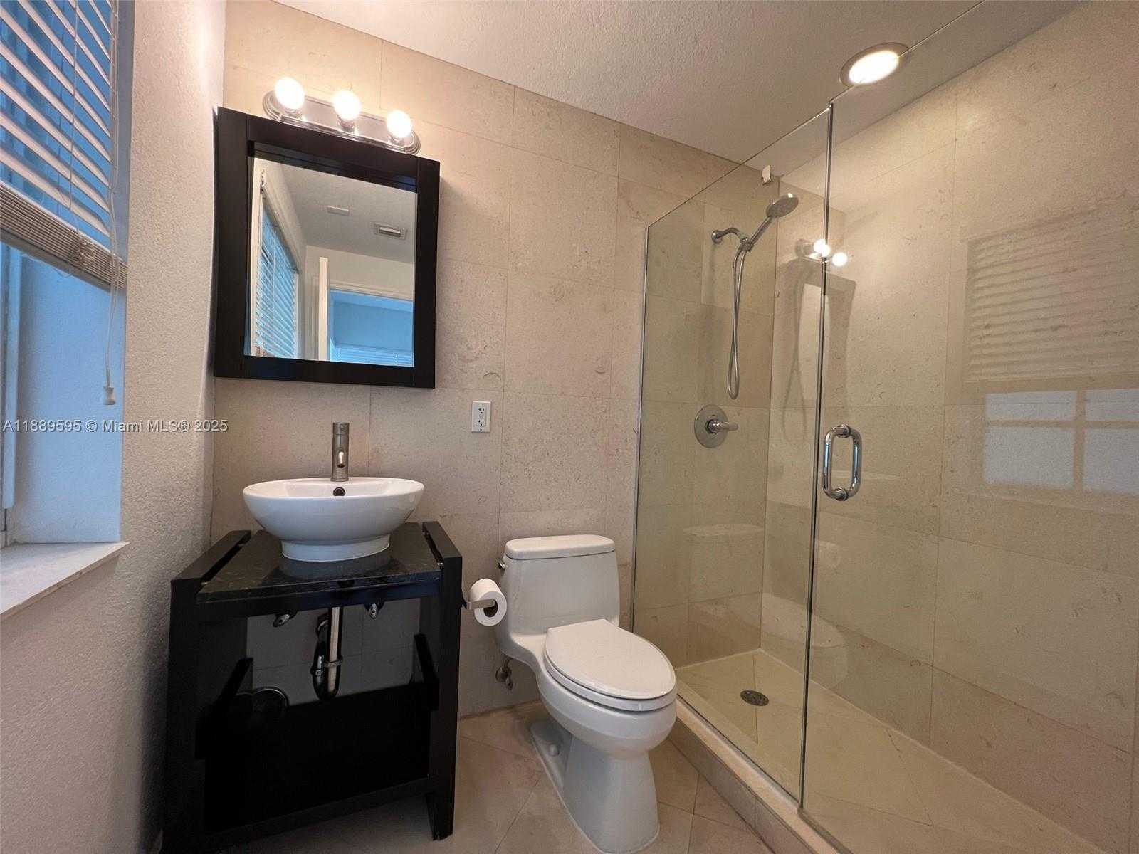 Small Image of 1300 PENNSYLVANIA AVE #105, Miami Beach Number 4