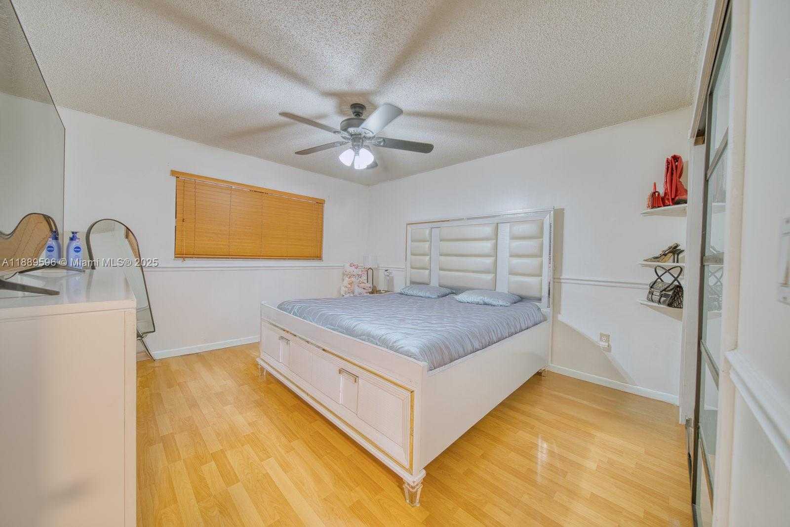 Small Image of 10000 SOUTH WEST 147TH CT, Miami Number 10