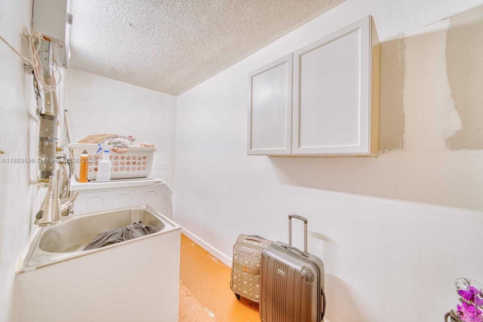 Small Image of 10000 SOUTH WEST 147TH CT, Miami Number 12