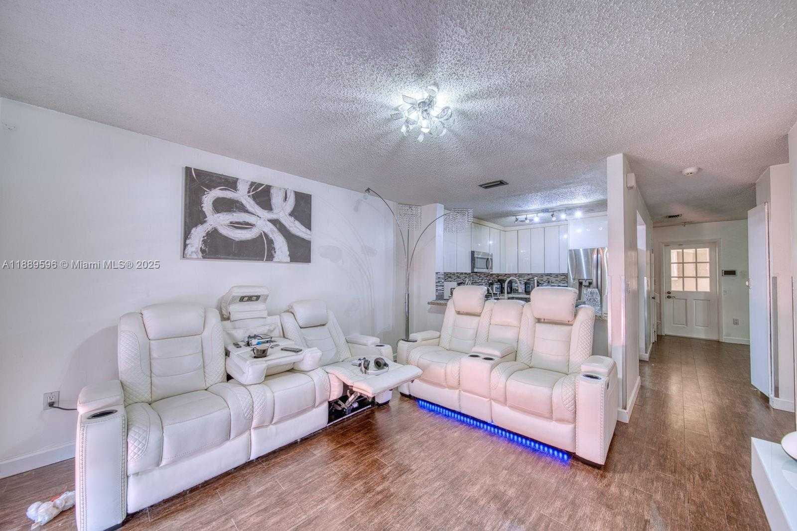 Small Image of 10000 SOUTH WEST 147TH CT, Miami Number 16
