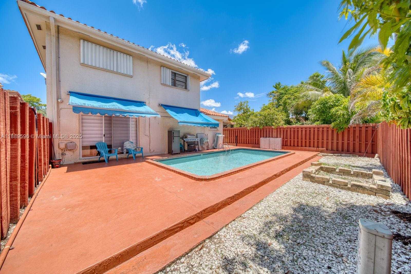 Small Image of 10000 SOUTH WEST 147TH CT, Miami Number 3