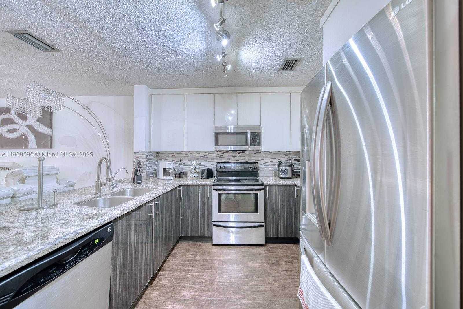 Small Image of 10000 SOUTH WEST 147TH CT, Miami Number 5
