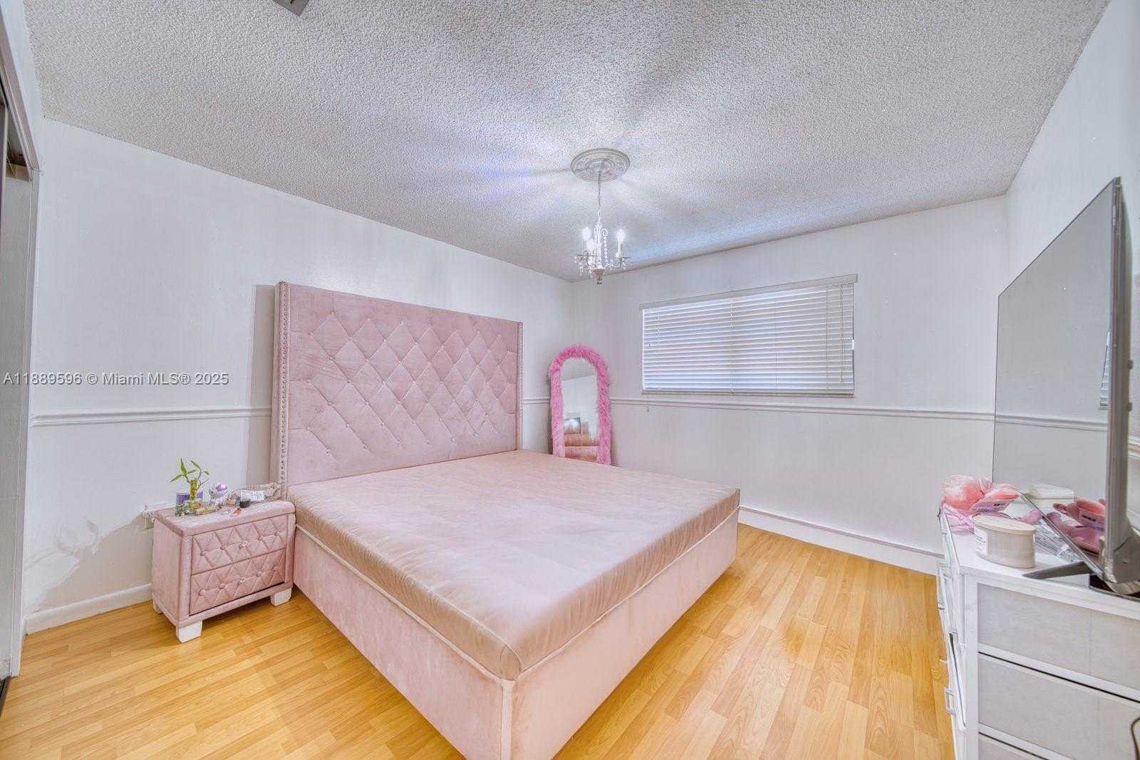 Small Image of 10000 SOUTH WEST 147TH CT, Miami Number 9