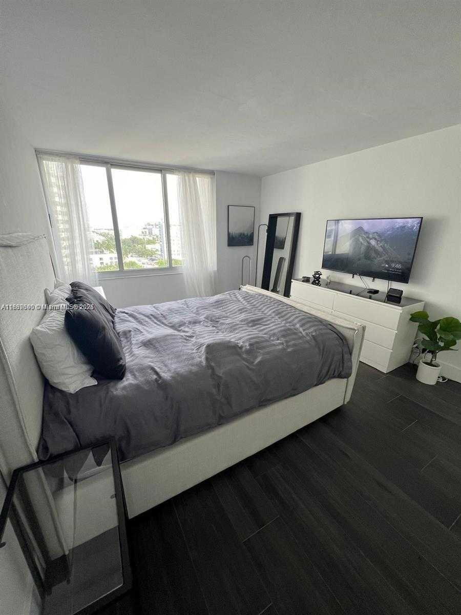 Small Image of 1200 WEST AVE #916, Miami Beach Number 6
