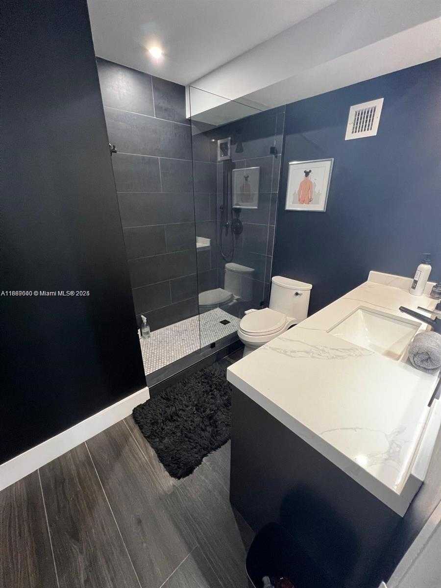 Small Image of 1200 WEST AVE #916, Miami Beach Number 7