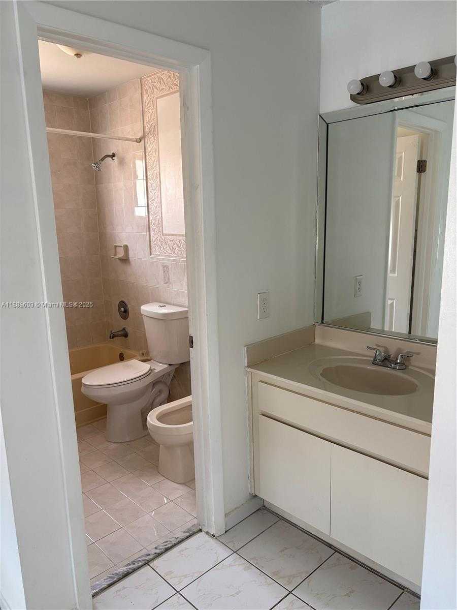 Small Image of 2258 WEST 74TH ST #202-9, Hialeah Number 12