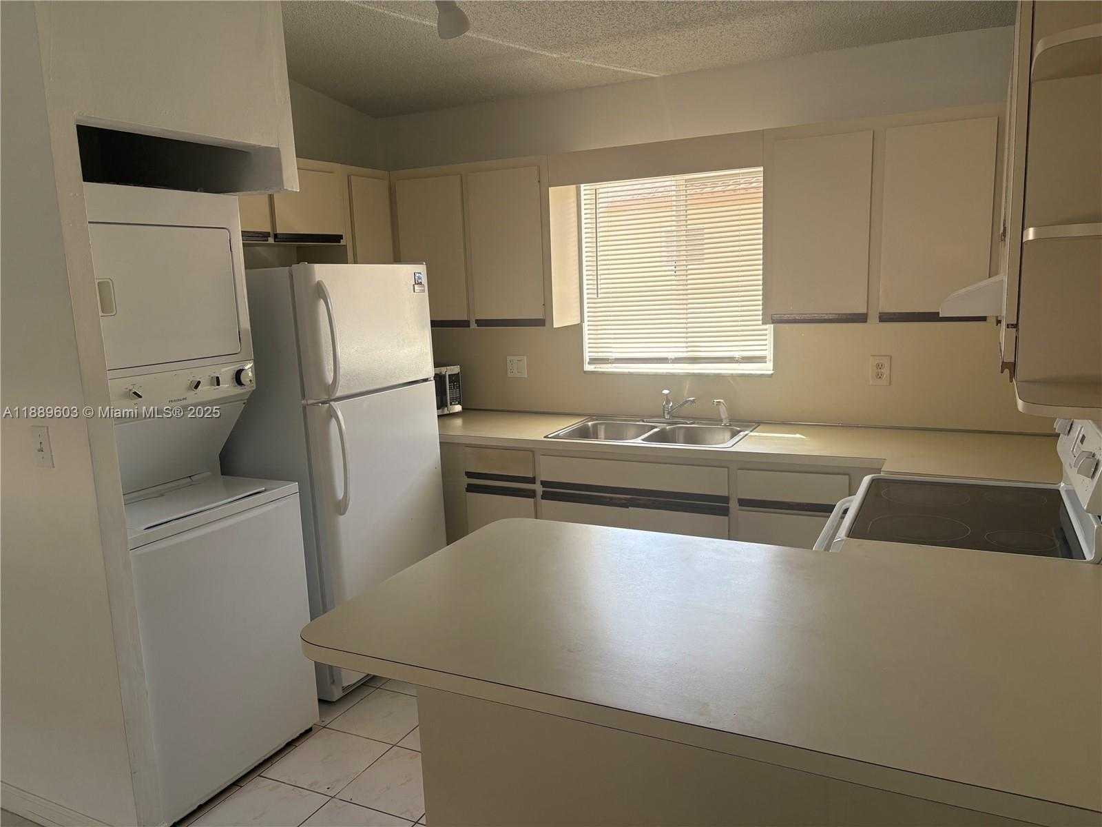 Small Image of 2258 WEST 74TH ST #202-9, Hialeah Number 6