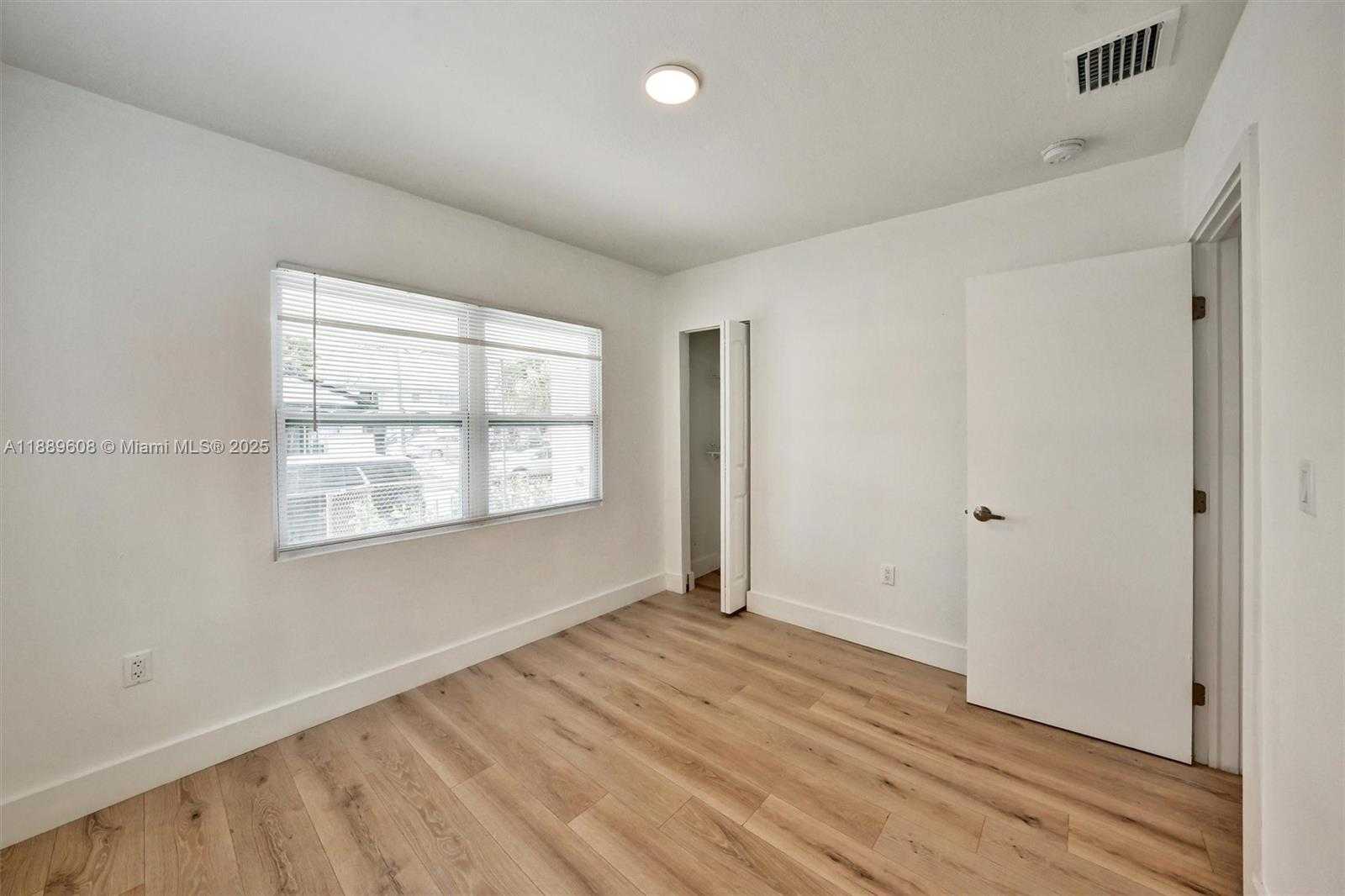 Small Image of 1413 SOUTH WEST 3 RD, Miami Number 10