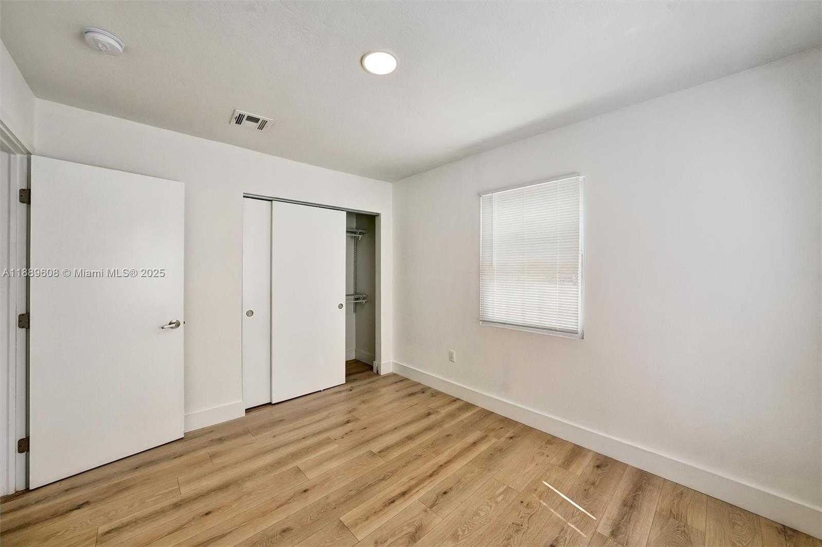 Small Image of 1413 SOUTH WEST 3 RD, Miami Number 11