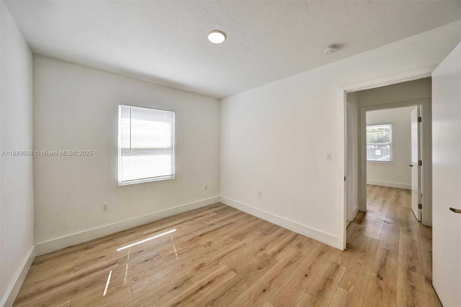 Small Image of 1413 SOUTH WEST 3 RD, Miami Number 14