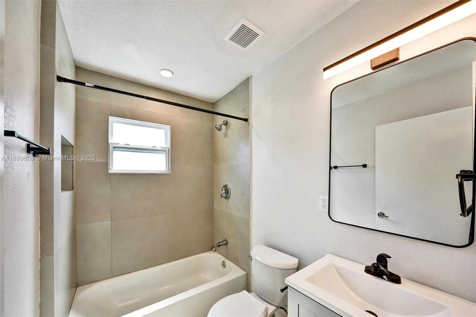 Small Image of 1413 SOUTH WEST 3 RD, Miami Number 17