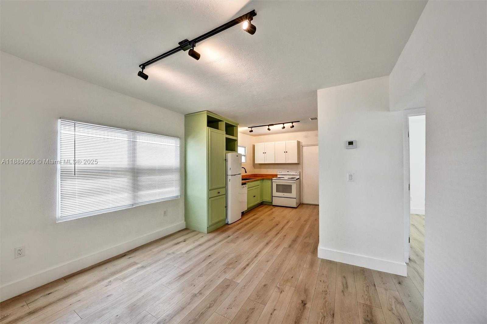 Small Image of 1413 SOUTH WEST 3 RD, Miami Number 20