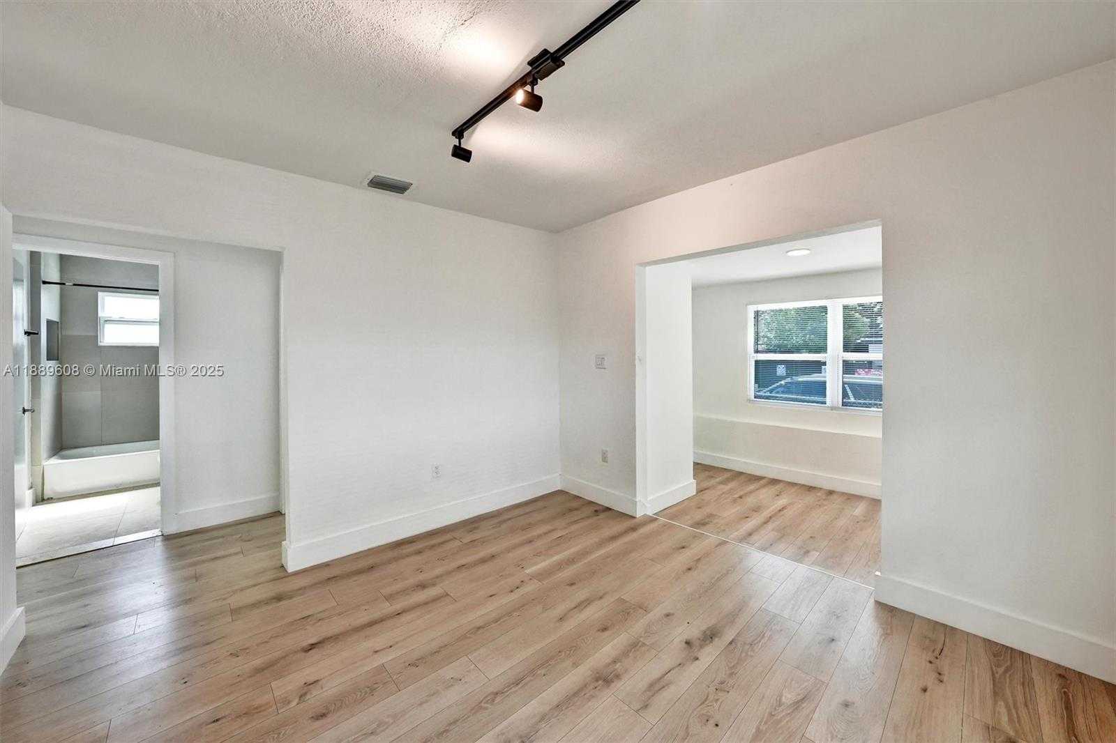 Small Image of 1413 SOUTH WEST 3 RD, Miami Number 23