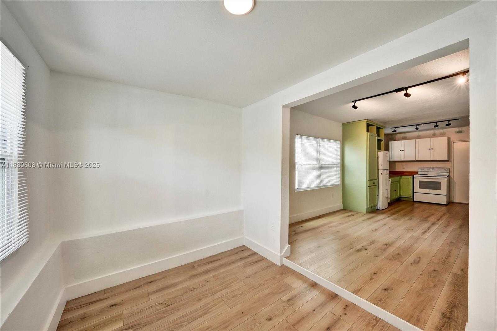 Small Image of 1413 SOUTH WEST 3 RD, Miami Number 24