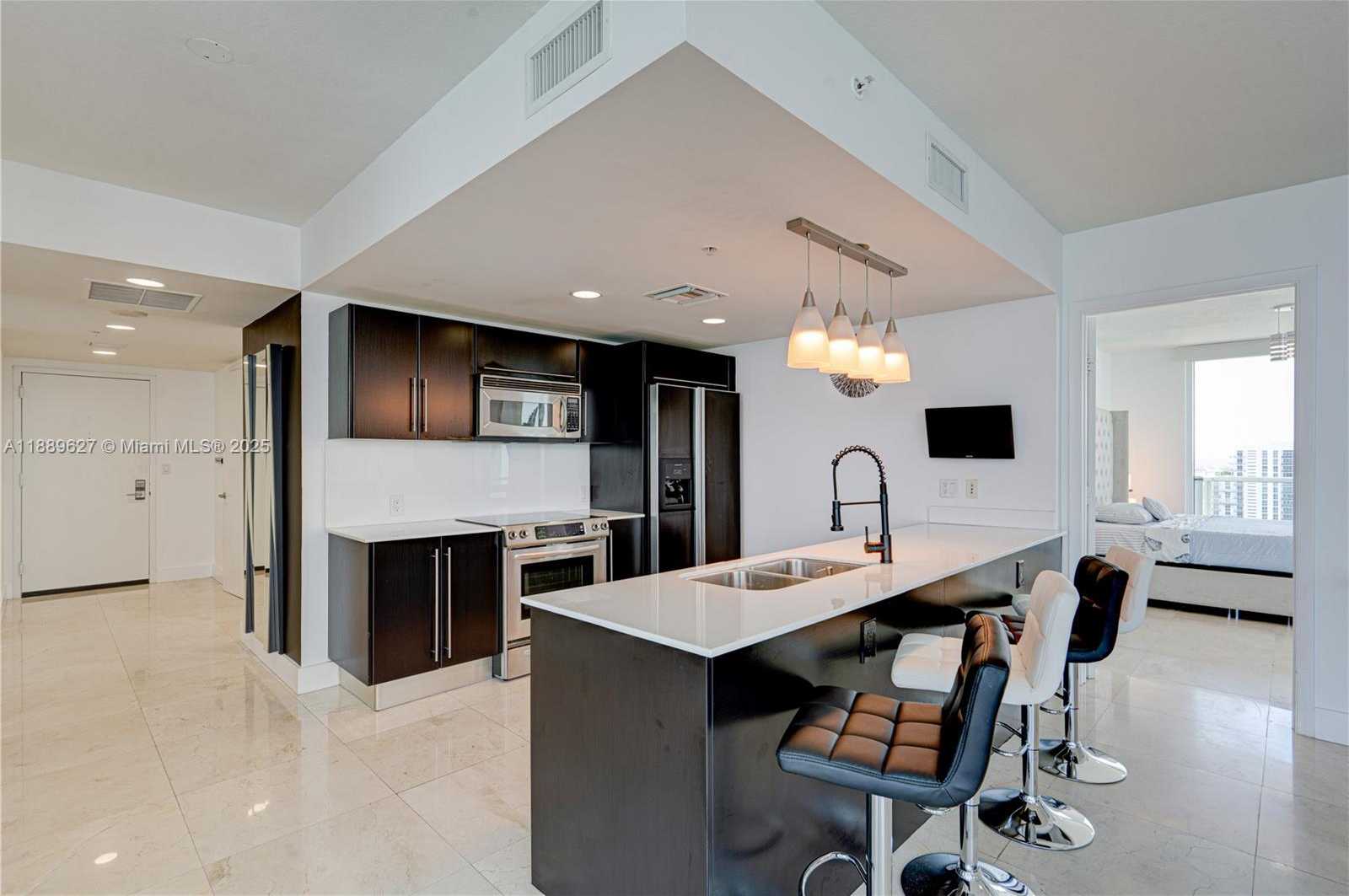 Small Image of 665 NORTH EAST 25TH ST #2005, Miami Number 21