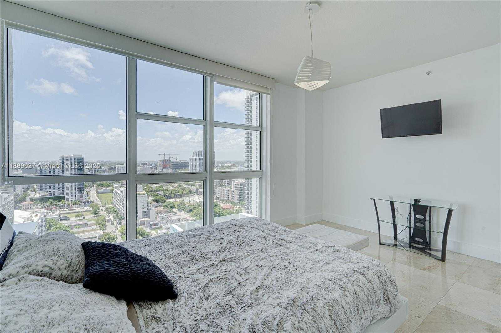 Small Image of 665 NORTH EAST 25TH ST #2005, Miami Number 37
