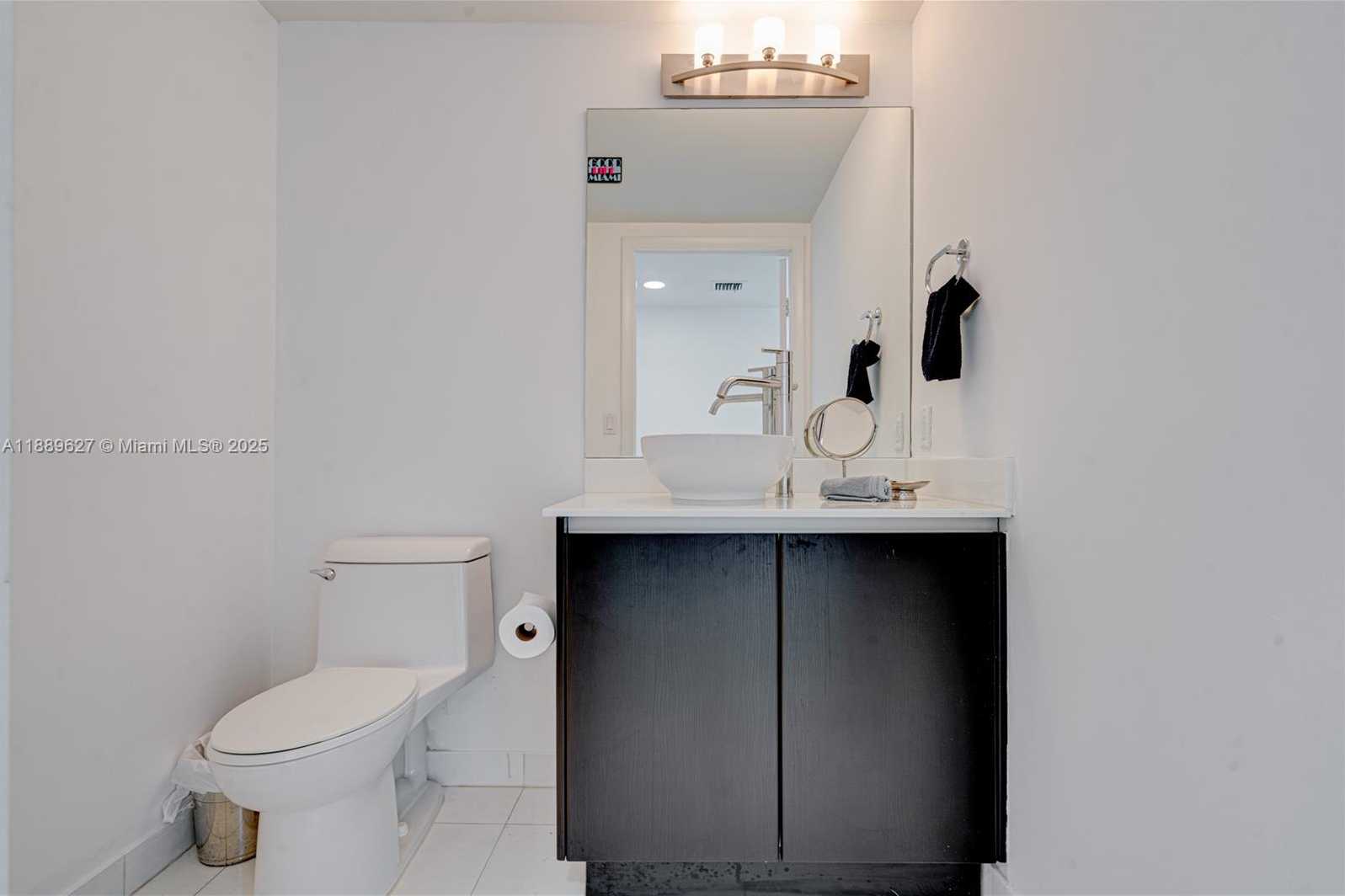 Small Image of 665 NORTH EAST 25TH ST #2005, Miami Number 44