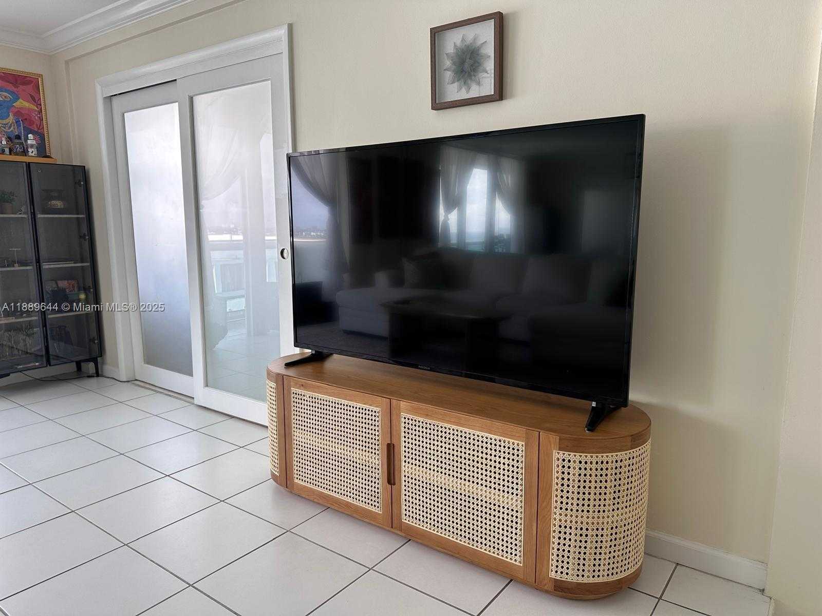 Small Image of 5001 COLLINS AVE #16F, Miami Beach Number 10