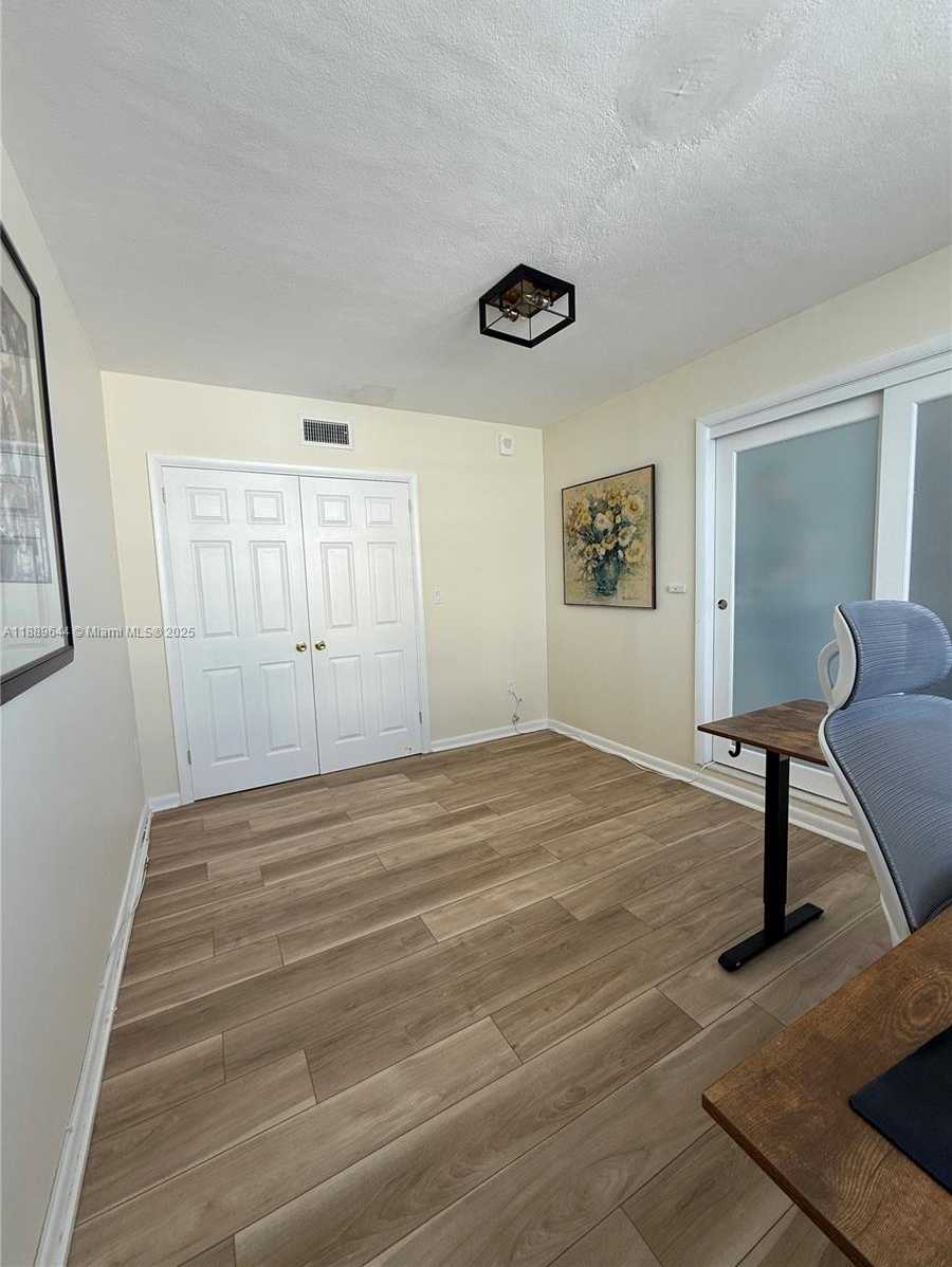 Small Image of 5001 COLLINS AVE #16F, Miami Beach Number 11