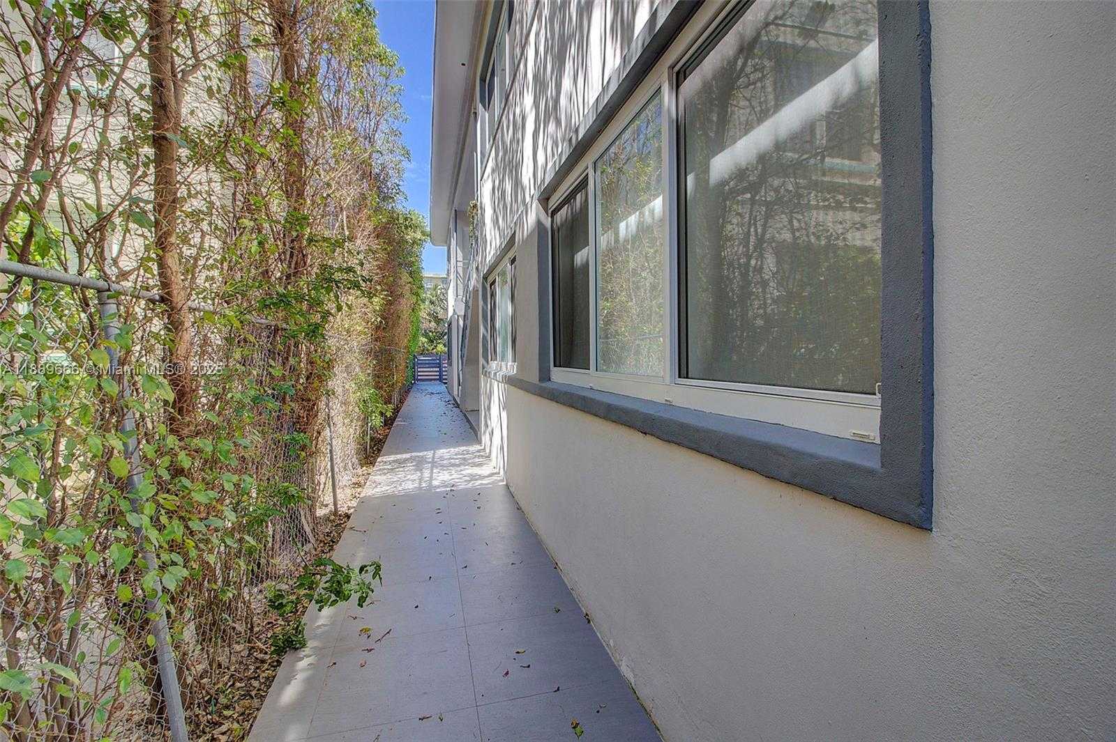 Small Image of 1035 EUCLID AVE #18, Miami Beach Number 16