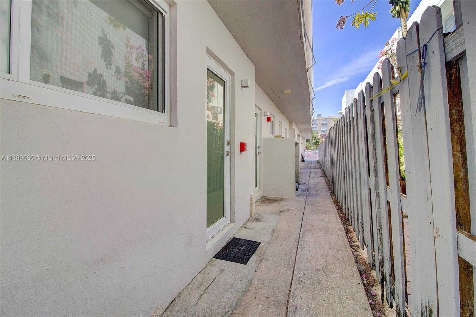Small Image of 1035 EUCLID AVE #18, Miami Beach Number 17