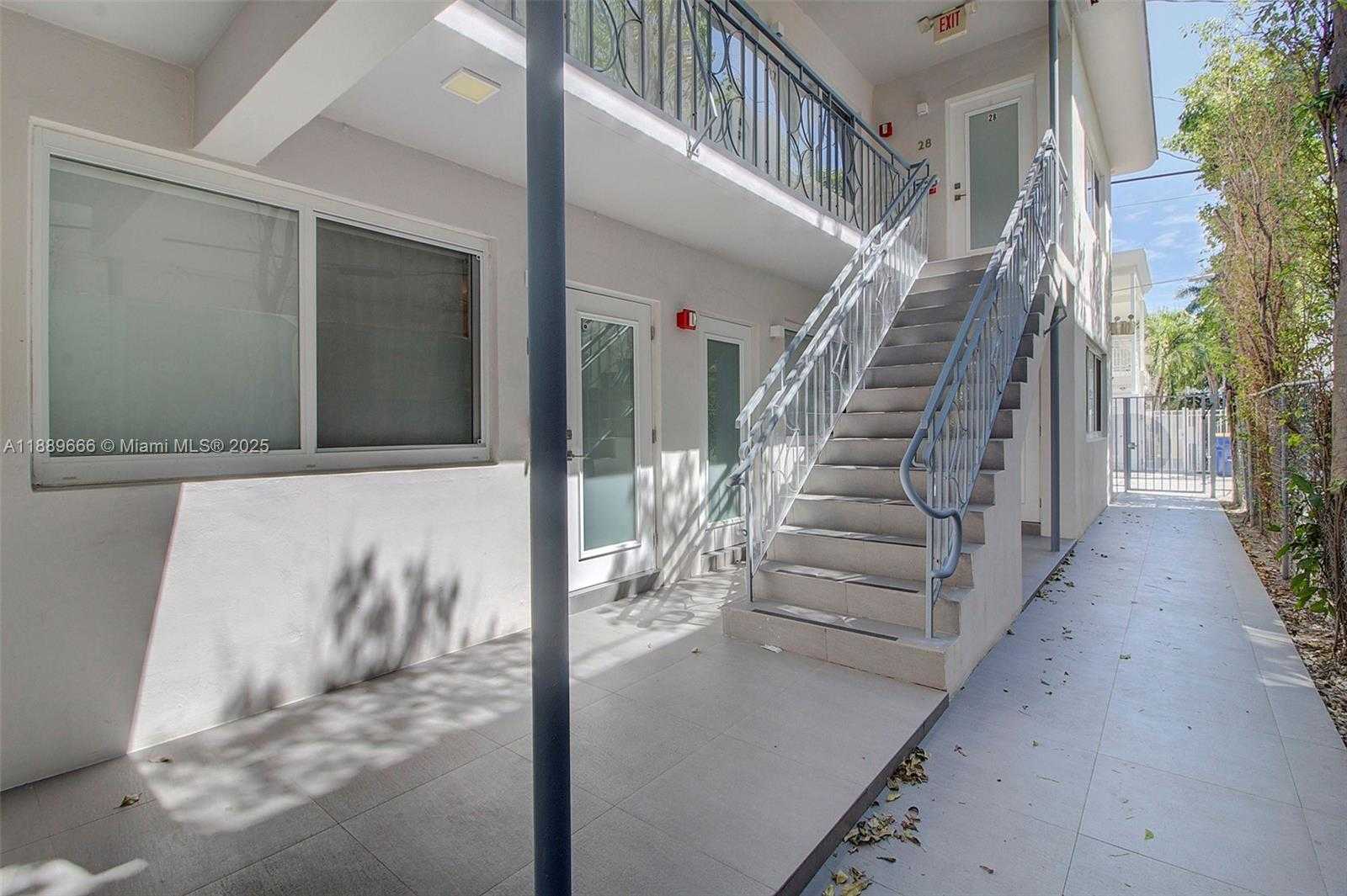 Small Image of 1035 EUCLID AVE #18, Miami Beach Number 3