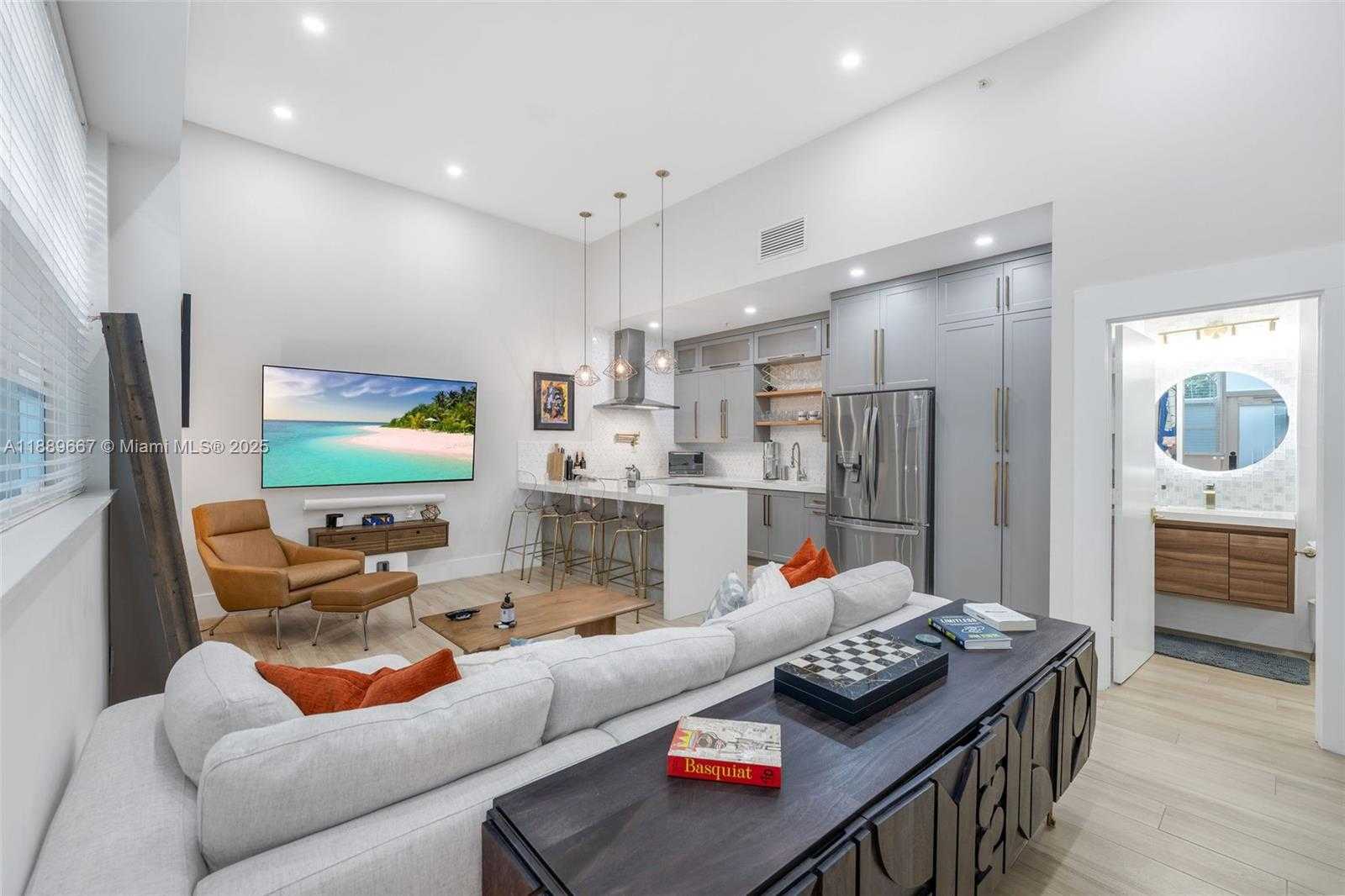 Small Image of 935 EUCLID AVE #5, Miami Beach Number 2