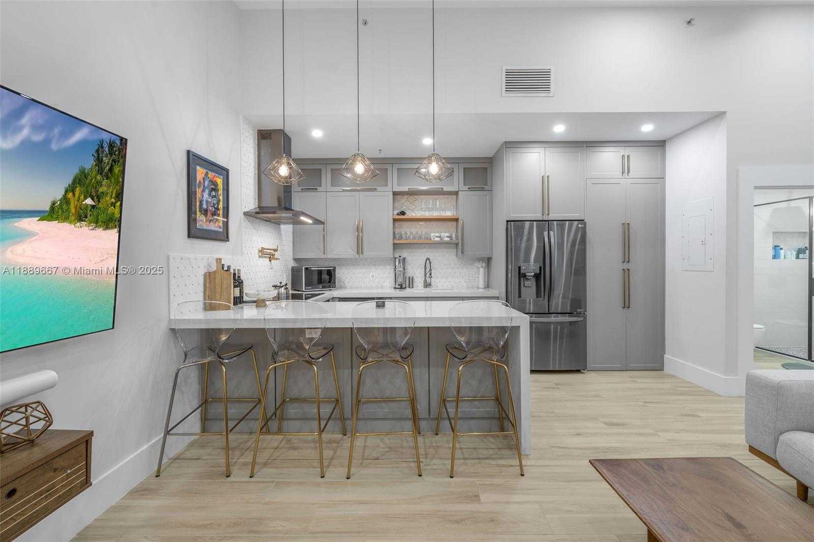 Small Image of 935 EUCLID AVE #5, Miami Beach Number 3