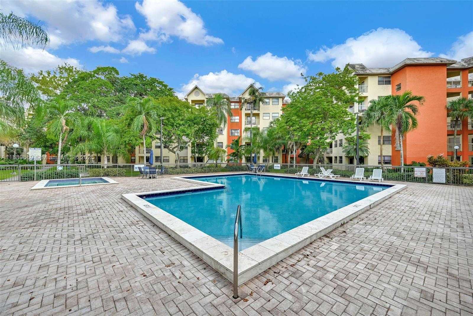 Small Image of Doral Number 36