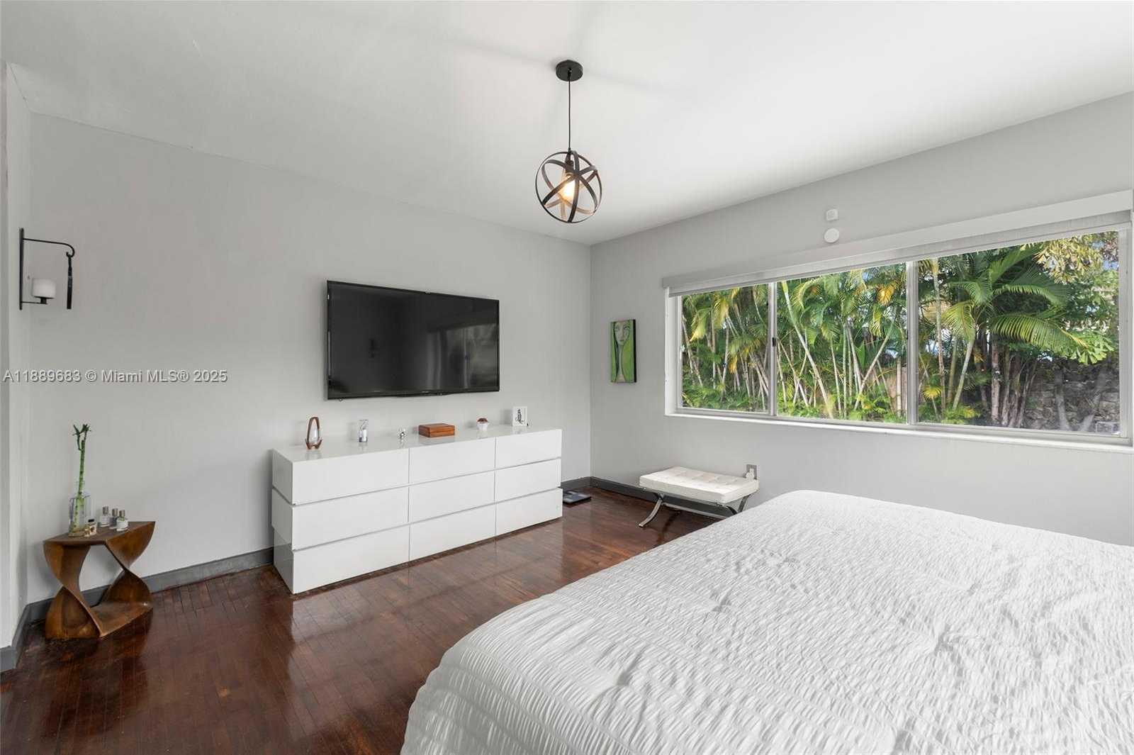 Small Image of 425 NORTH EAST 114TH ST, Miami Number 17