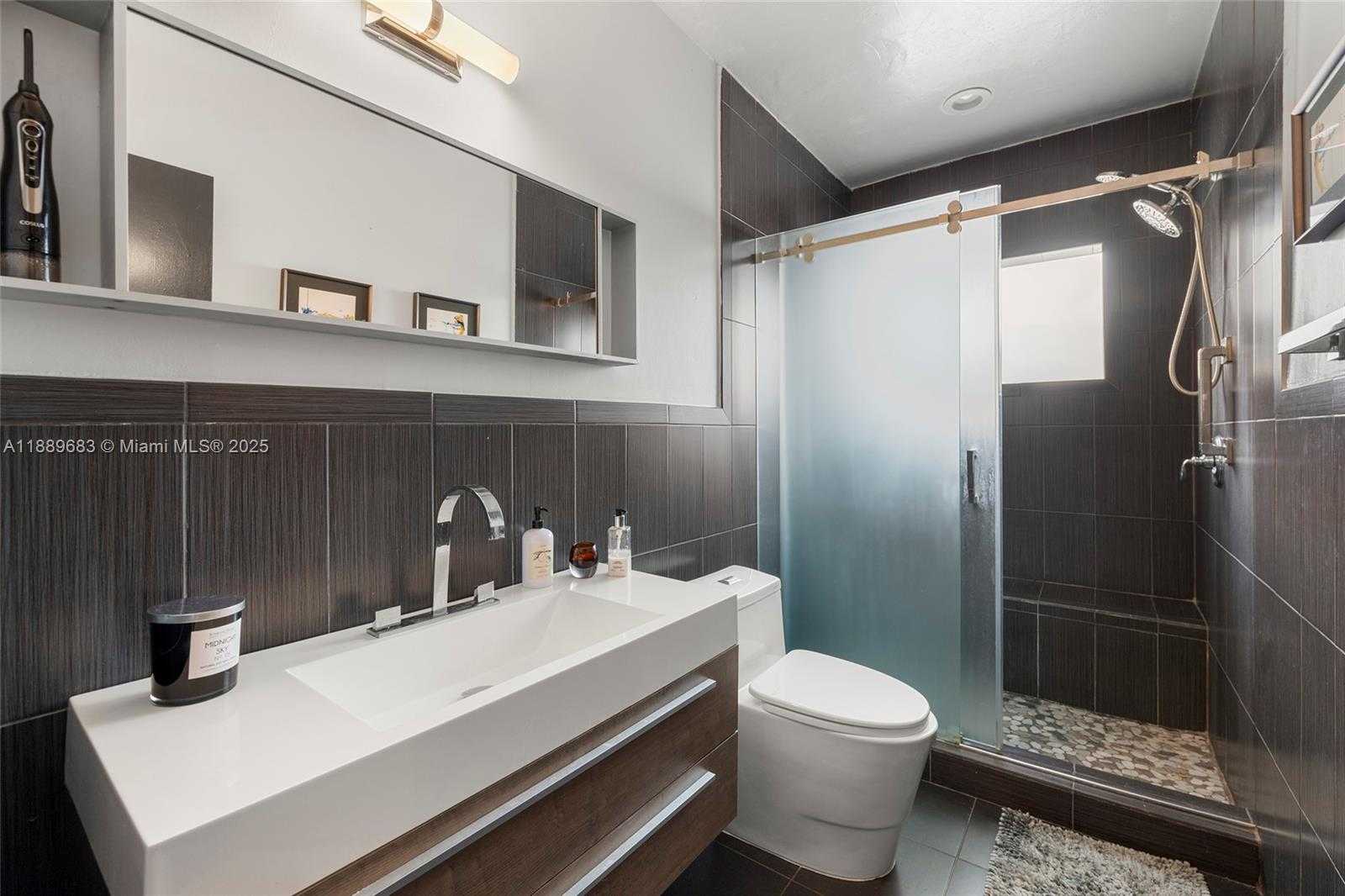 Small Image of 425 NORTH EAST 114TH ST, Miami Number 21