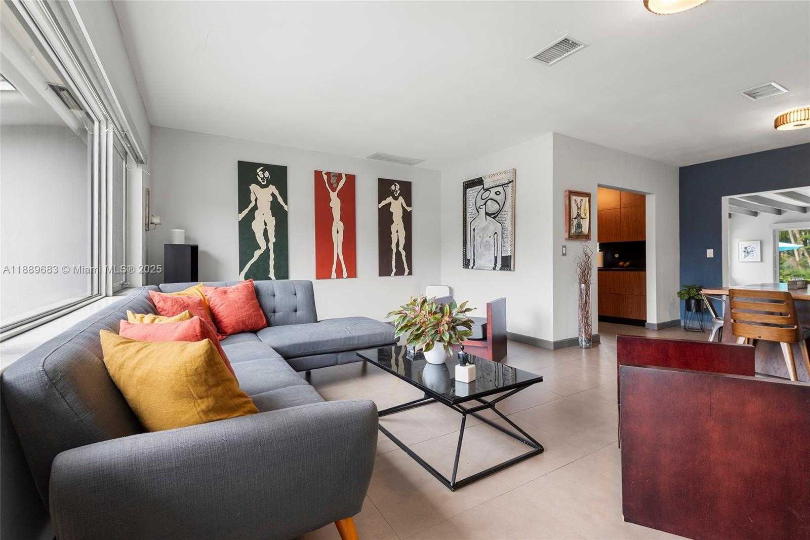 Small Image of 425 NORTH EAST 114TH ST, Miami Number 4