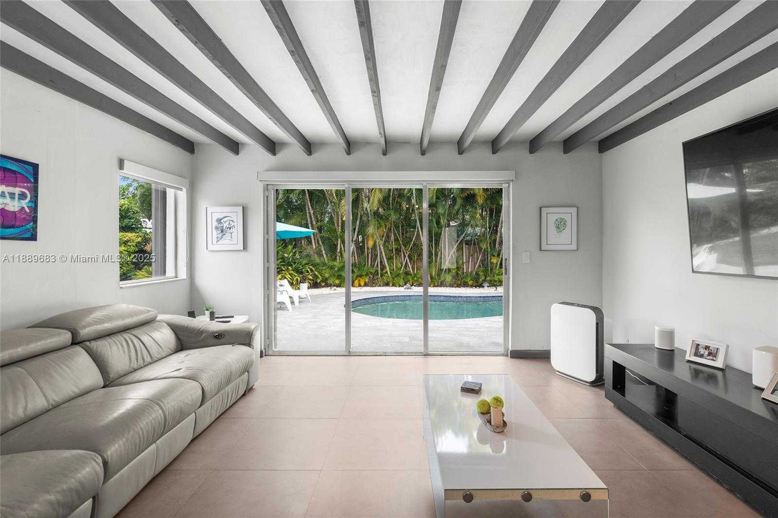 Small Image of 425 NORTH EAST 114TH ST, Miami Number 8