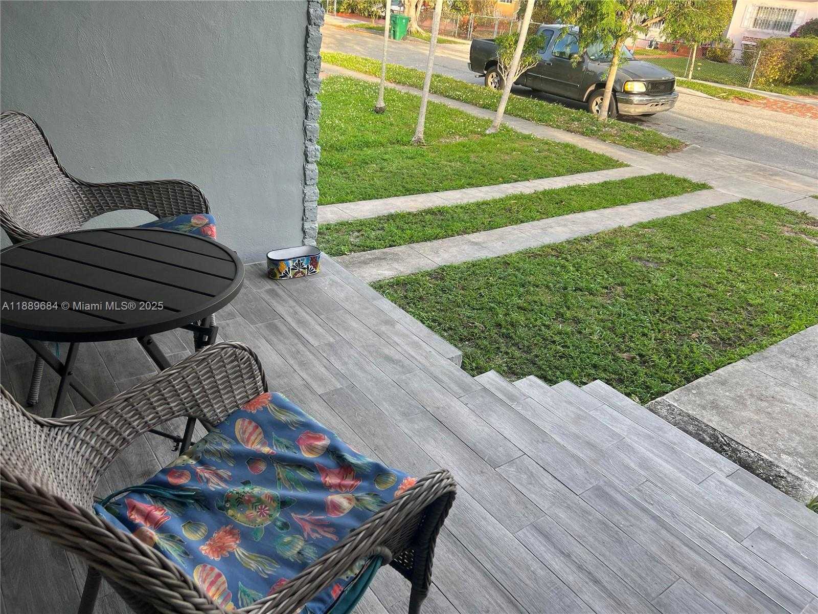 Small Image of Miami Number 8