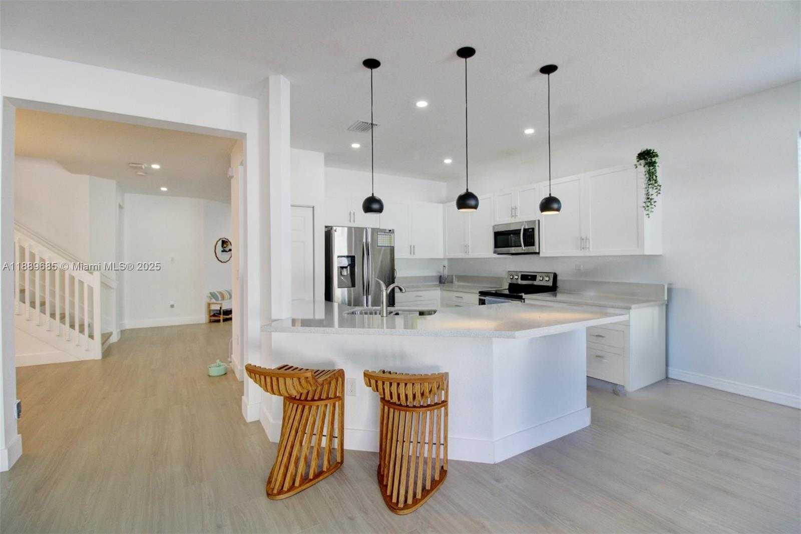 Small Image of 21016 NORTH EAST 2ND CT, Miami Number 12