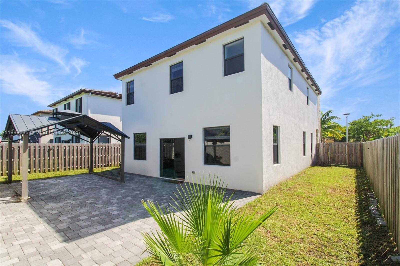 Small Image of 21016 NORTH EAST 2ND CT, Miami Number 17