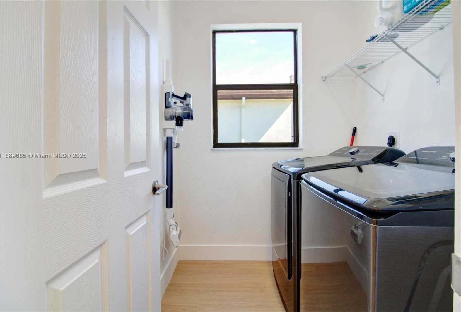 Small Image of 21016 NORTH EAST 2ND CT, Miami Number 25