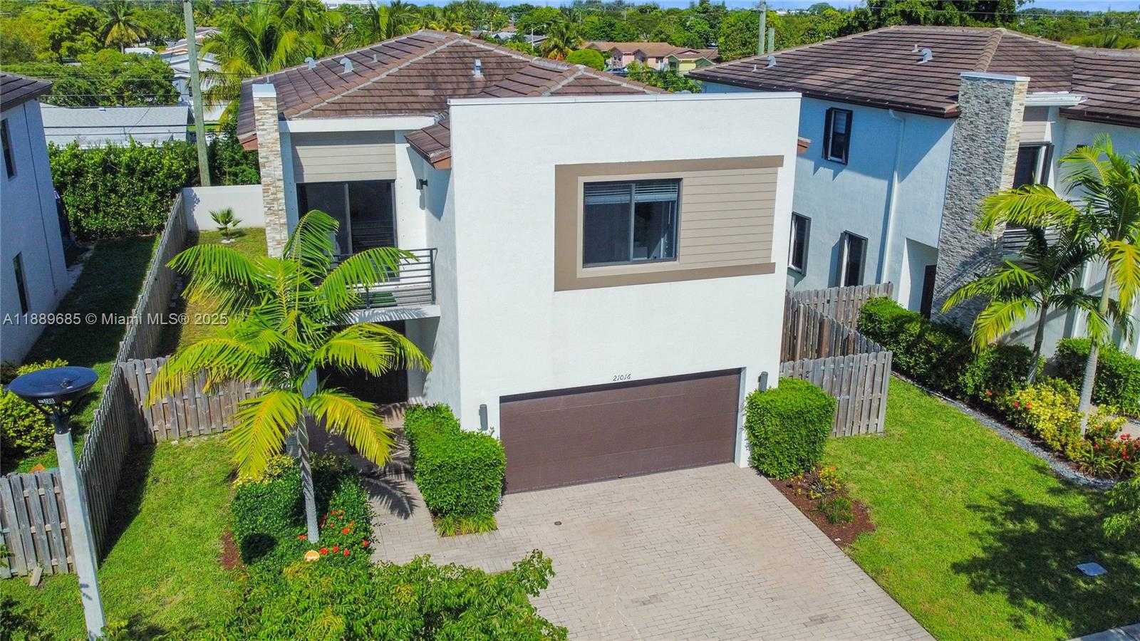 Small Image of 21016 NORTH EAST 2ND CT, Miami Number 3